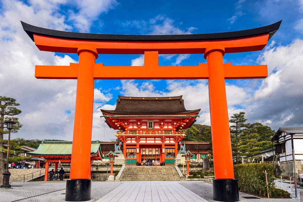 Fushimi Inari Shrine - One of most famous shrine in Japan (8)