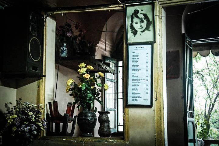 Dinh cafe dinh tien hoang hoan kiem lake hanoi egg cafe hanoi (3)