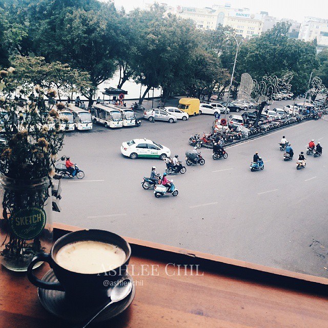 sketch coffee cafe hanoi hoan kiem lake (3)