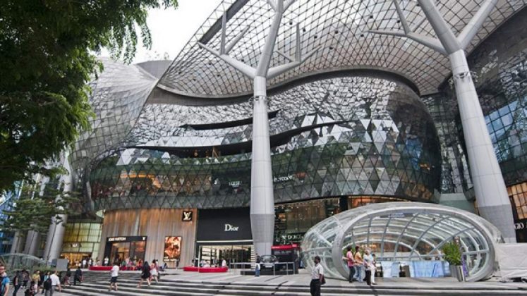 singapore shopphing mall ion orchard