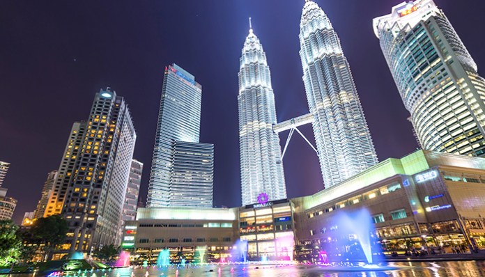 petronas-twin-towers 1 perfect day itinerary in Kuala Lumpur 2