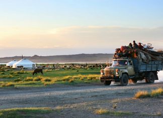 Mongolian tent-best experiences-in Mongolia1