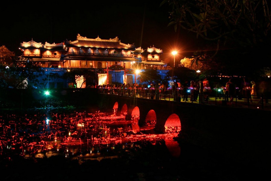 what to do at night in Hue