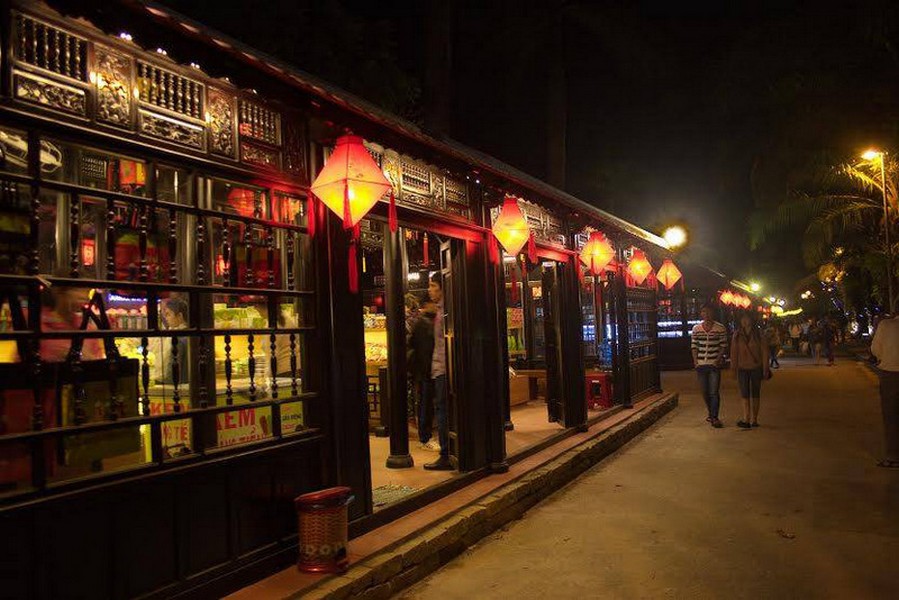 Walking on Nguyen Dinh Chieu Street is one of the top what to do in Hue at night