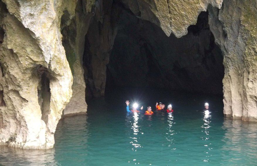 Tourists are bathing in Thuy Cung Cave