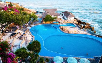 Rock Water Bay beach resort and spa phan thiet (1)
