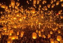 Monks release lanterns in Loy Krathong Festival