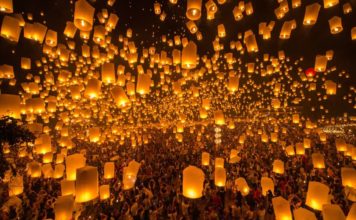 Monks release lanterns in Loy Krathong Festival