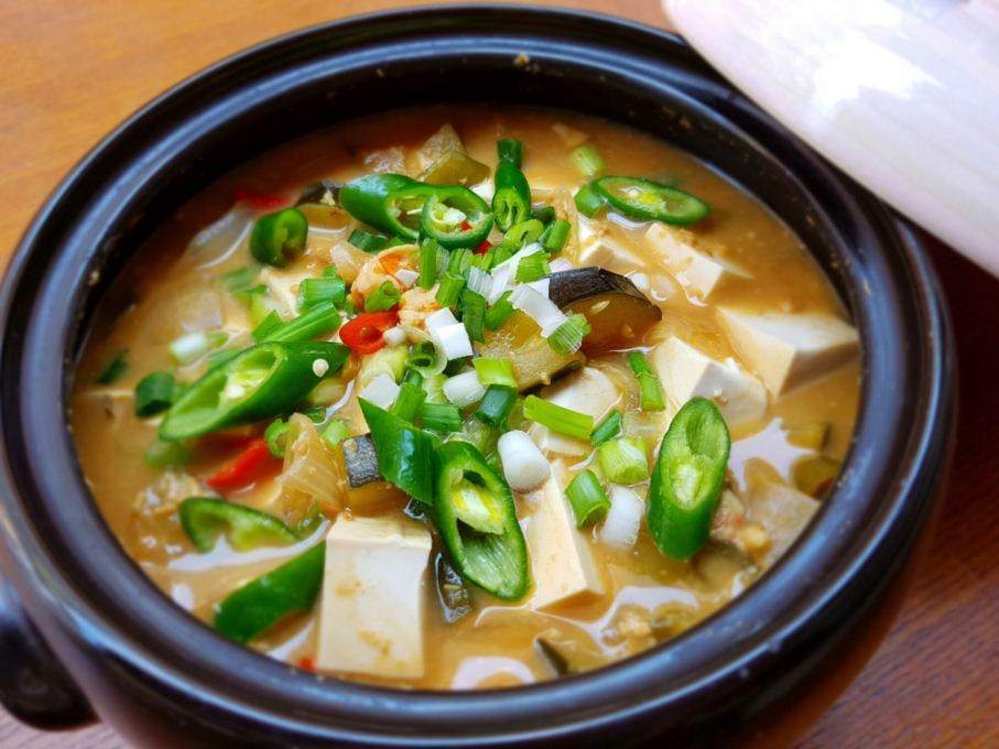 Doenjang soup, typical type of Korean soups
