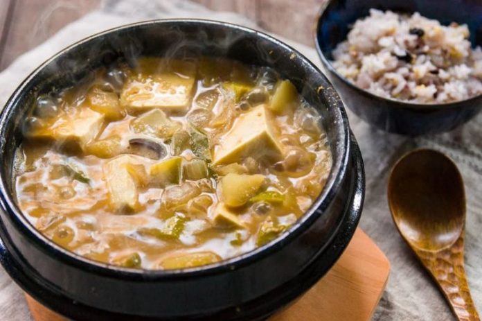 5-typical-types-of-korean-soups-you-should-try-living-nomads