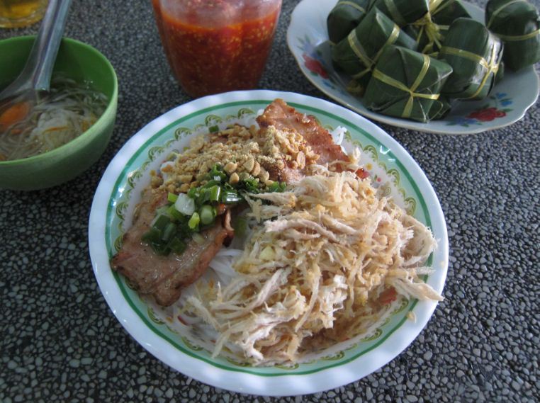 bun bi vietnam traditional food (1)
