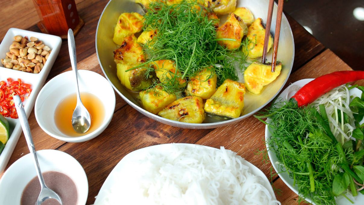 vietnam traditional food cha ca la vong la vong hanoi la vong fish ball hanoi recipe (1)
