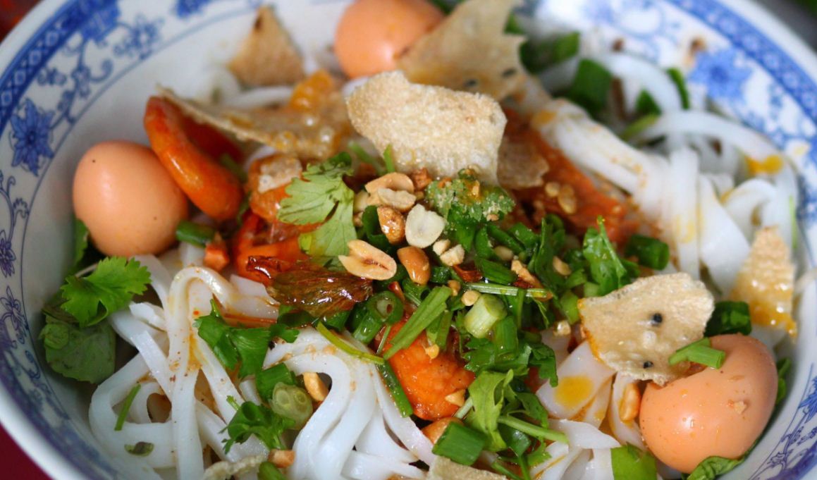 Mi Quang Quang noodles vietnamese street foods (1)