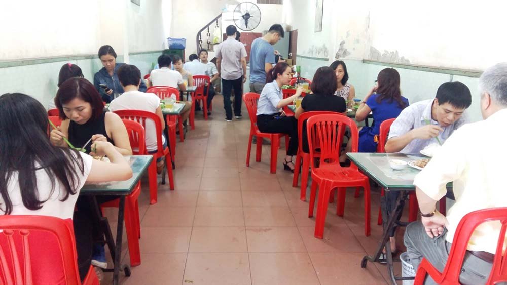 huong lien-kebab rice noodle-bun cha-huong lien-best kebab rice noodle in ha noi4