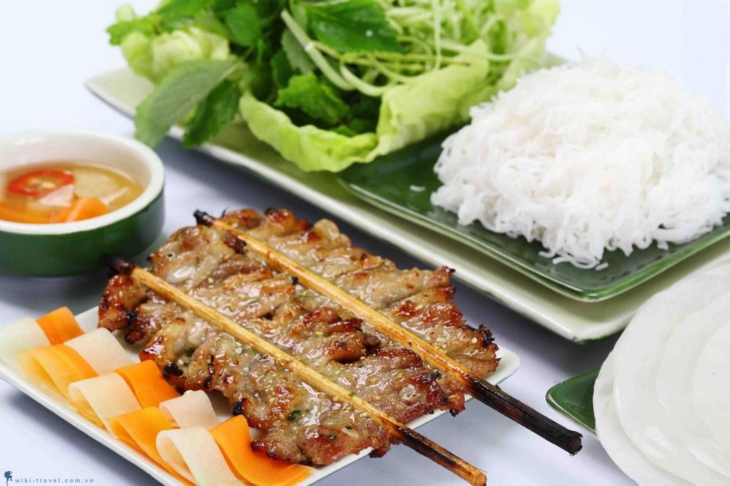 lac long quan-kebab rice noodle-bun cha-best kebab rice noodle in ha noi1