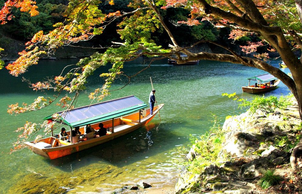 boat riding on Arashiyama kyoto 3