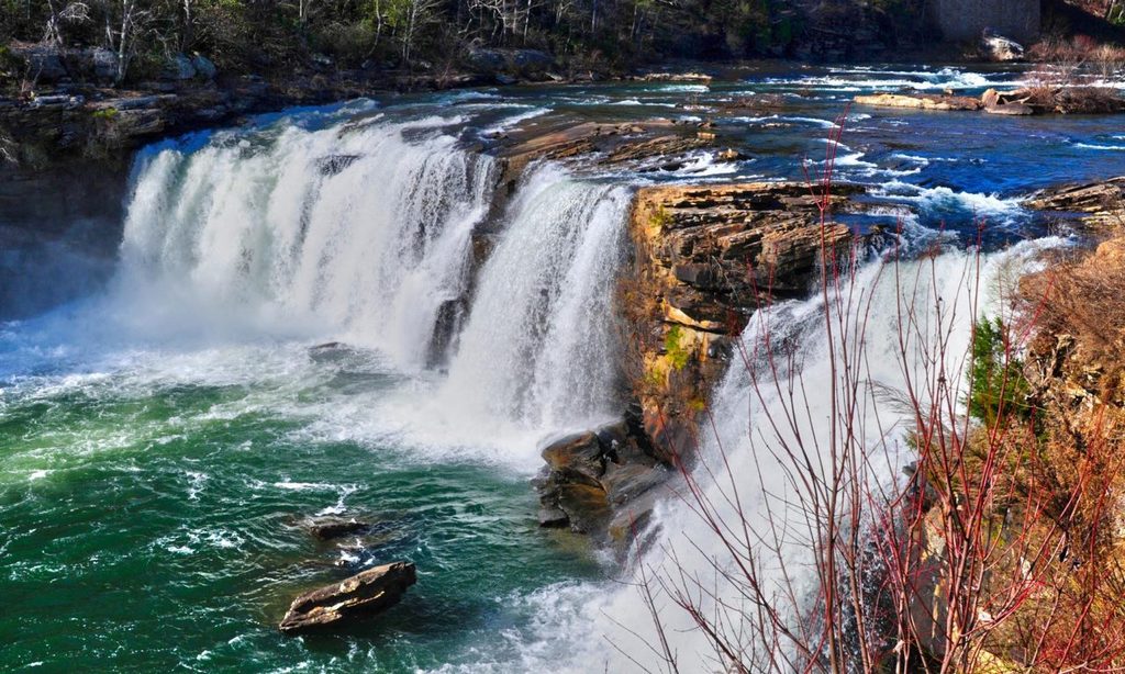 Little-River-Canyon-Waterfall-Little-River-Falls-National-Preserve-Alabama-USA