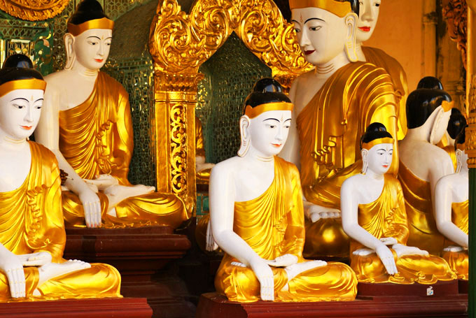 Shwedagon Pagoda Image of top things to do in Yangon travel blog.