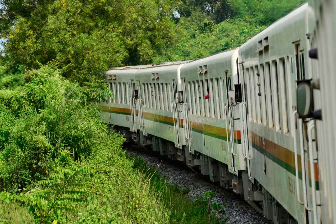 yangon-circle-line-train