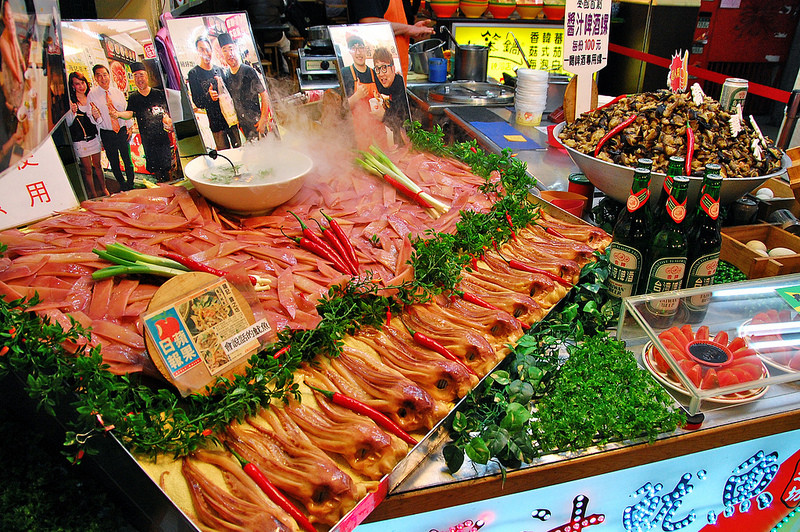 Raohe Road Night Market food . Image best places to visit in Taipei in 3 days.