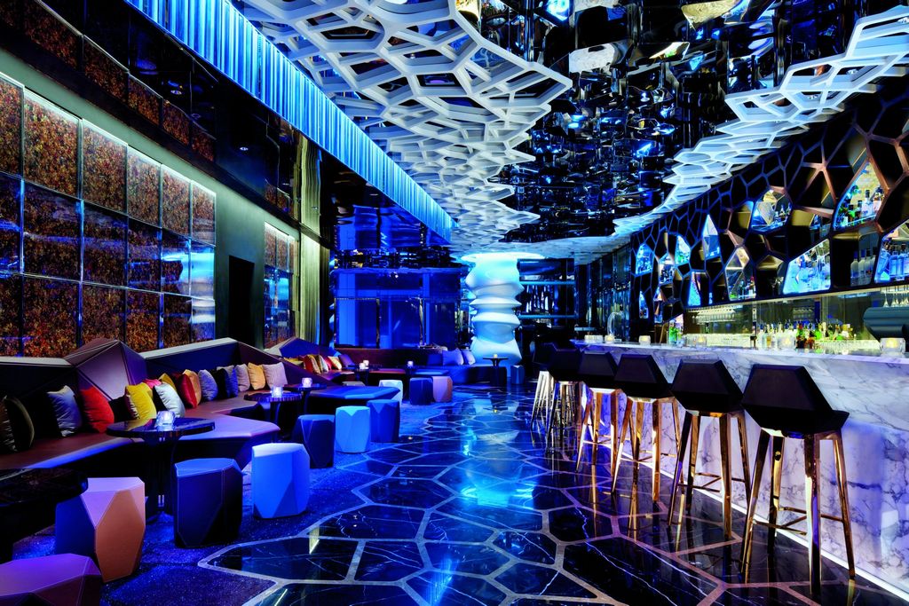 The Ritz-Carlton-most-luxury-hotels-in-hong-kong2