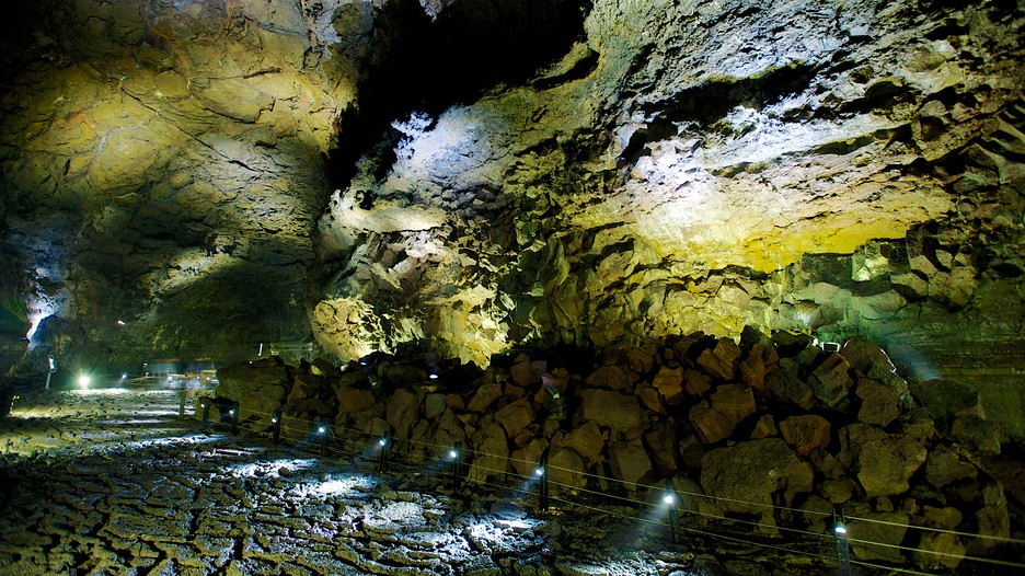 Manjanggul lava cave