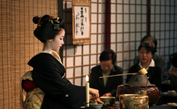 Japanese culture traditions — Explore 8 traditional Japanese cultural beauties Geisha / Geiko Mamehana tea ceremony in Kyoto