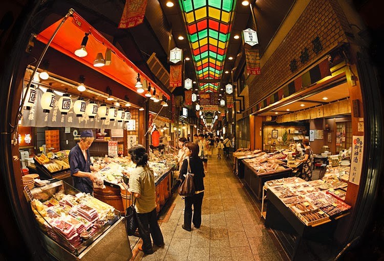 Nishiki-Market-Street-kyoto-things to do in nishiki market kyoto (13)