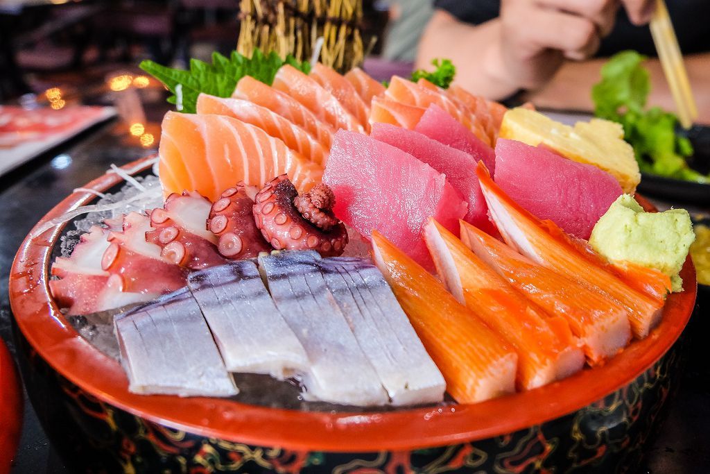 how to eat sashimi japanese (1) popular japanese food, popular dishes in japan, budget japanese food, budget japanese dishes