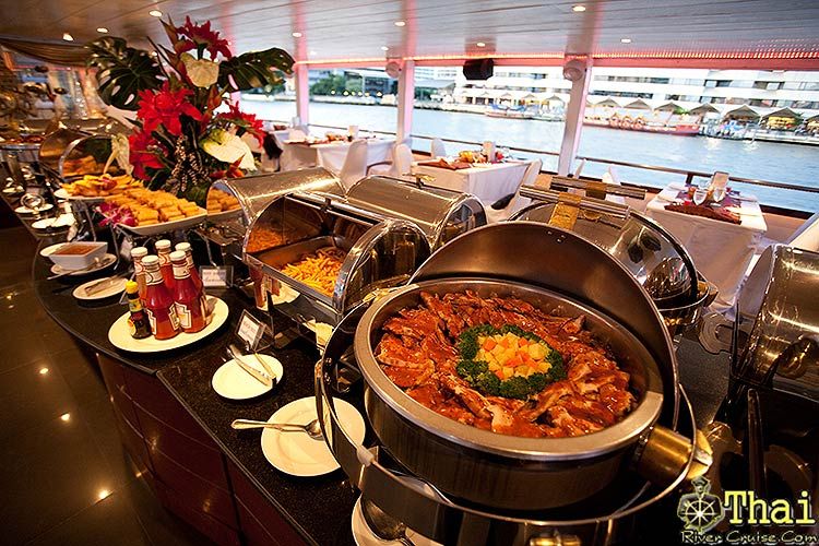 Enjoy dinner on the cruise – best thing to do when travelling to Bangkok (11)