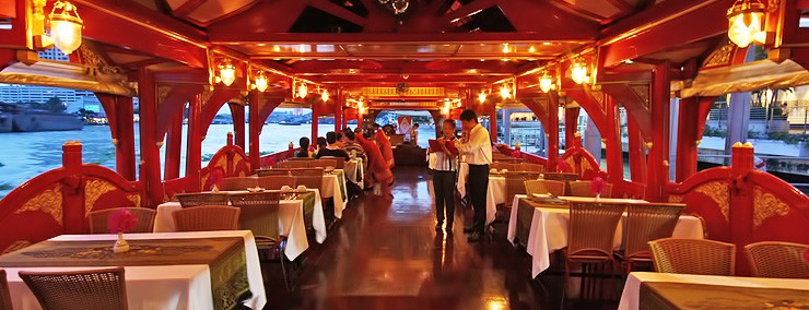 Enjoy dinner on the cruise – best thing to do when travelling to Bangkok (4)