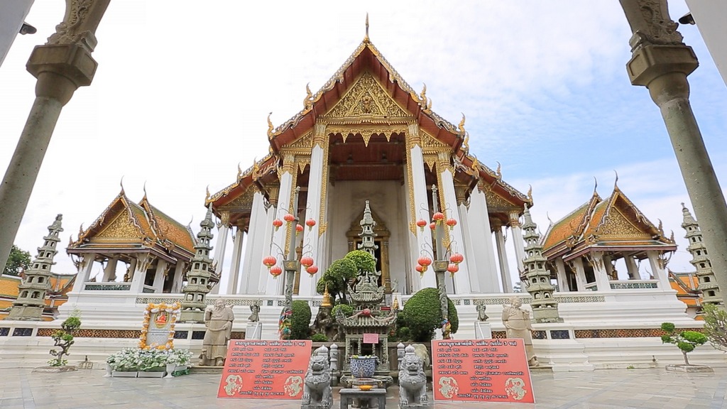 2Wat_suthat_temple bangkok1