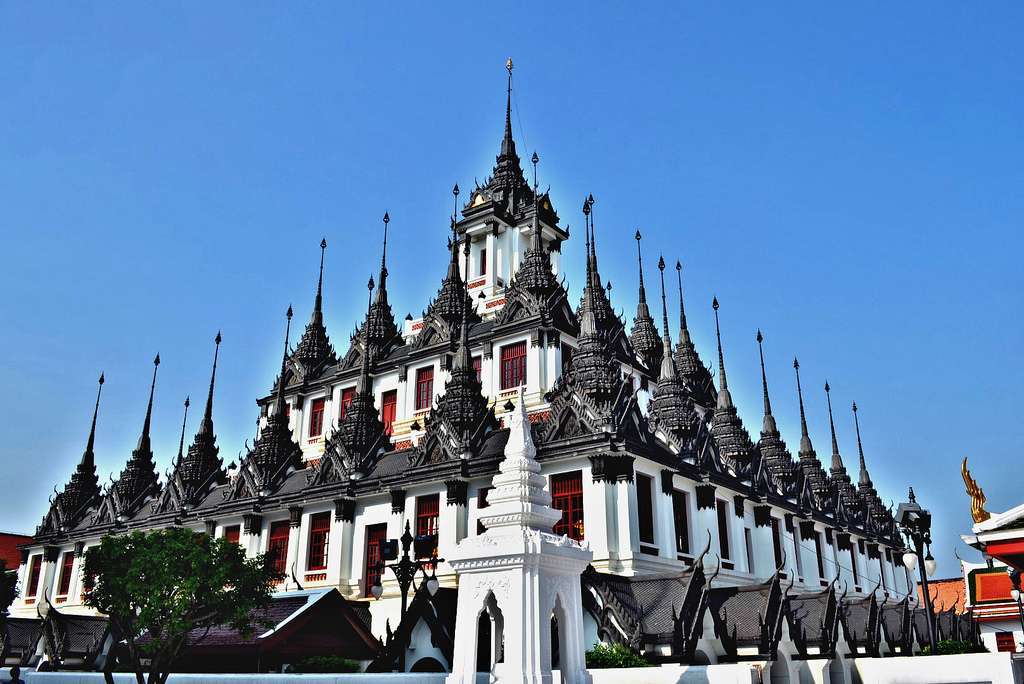 loha-prasat temple bangkok Image by: famous temple in Bangkok blog.