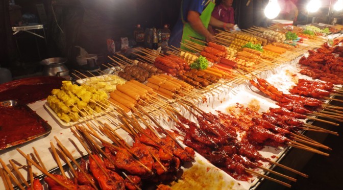 Enjoy-shopping-at-Phukets-most-famous-night-market7