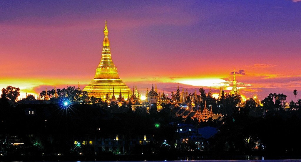 Yangon by night1