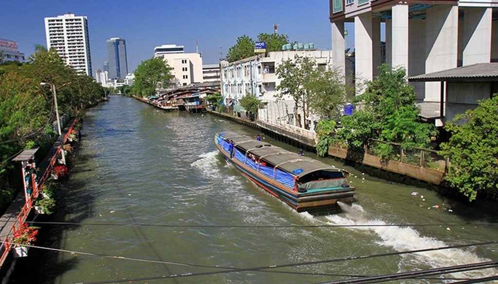 5.Canal Boats