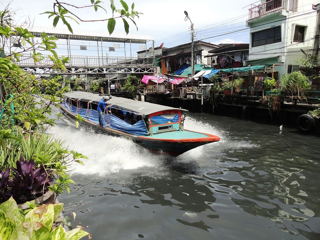 chao phraya tourist boat review getting around bangkok by boat