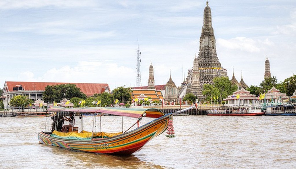 Getting around Bangkok by boat