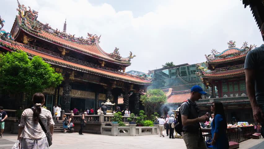 Lungshan temple1