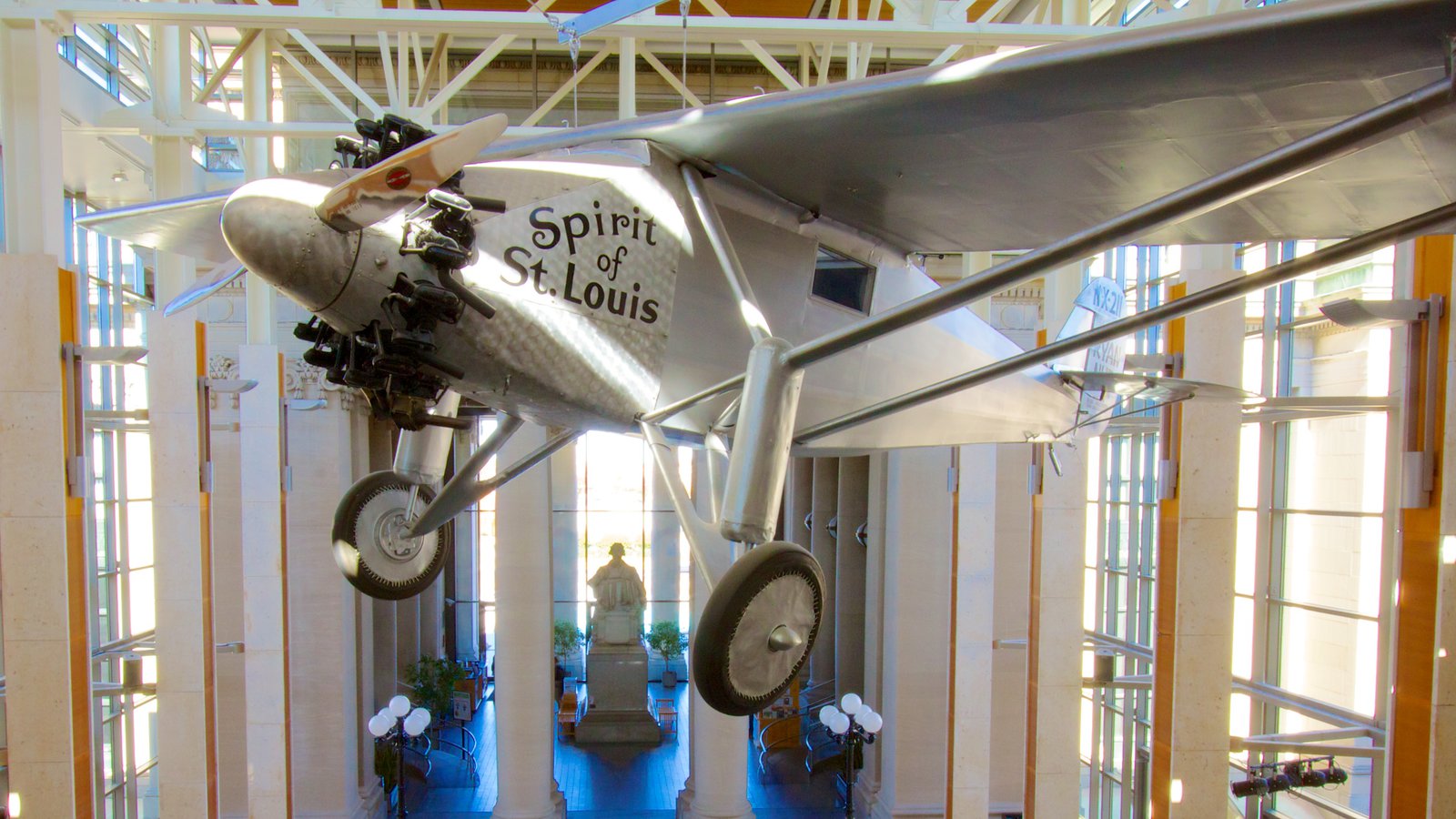 Missouri History Museum which includes aircraft and interior views