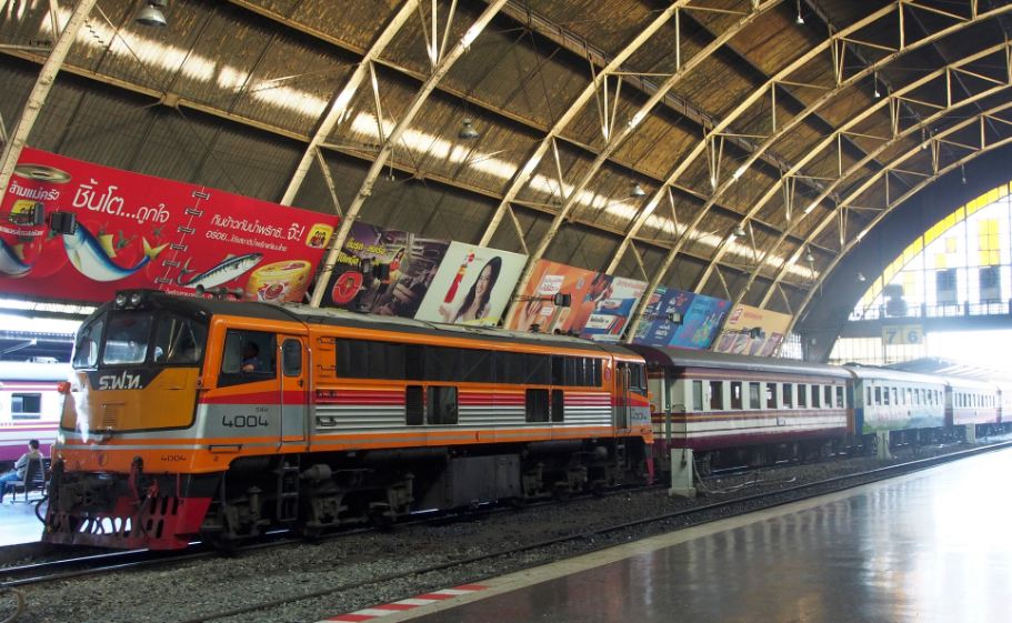 Hualamphong train