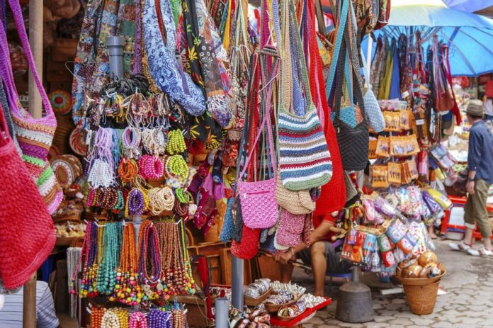 Bali market - Living + Nomads – Travel tips, Guides, News & Information!