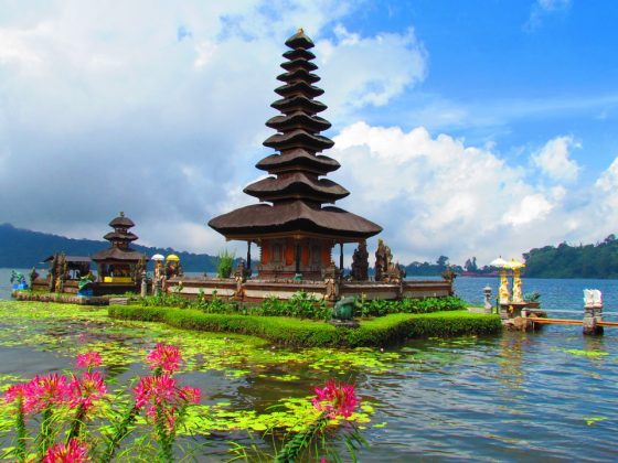 Visit Pura Ulun Danu Bratan Temple Bali — The Bali's most impressive ...