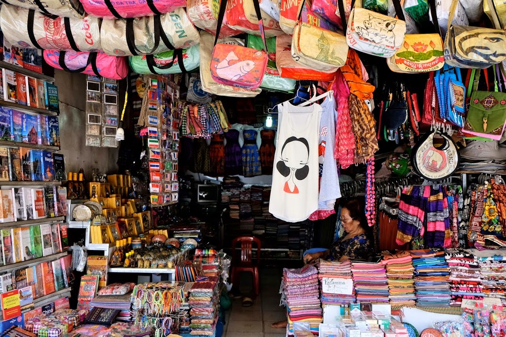 Shopping in Siem Reap — Top 10 best shops, markets & shopping malls in Siem Reap you should visit - Living Nomads - Travel tips, Guides, News & Information!