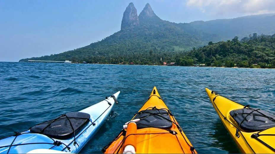 canoeing in tioman-malaysia