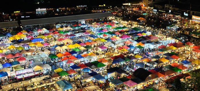 rot-fai-rachada-night-market-bangkok3