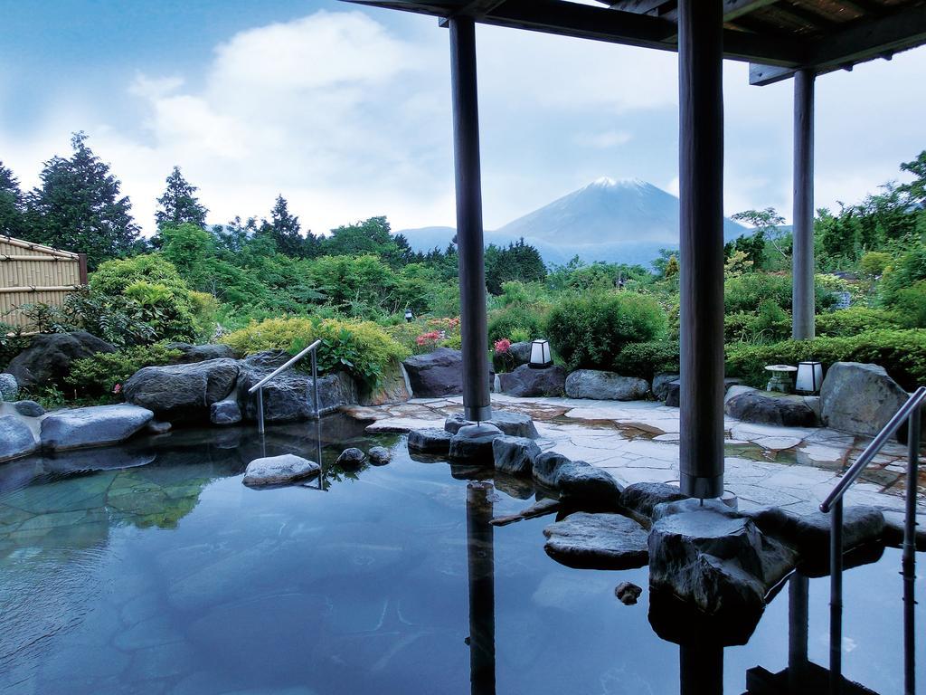 8. Hot spring resort in Hakone.