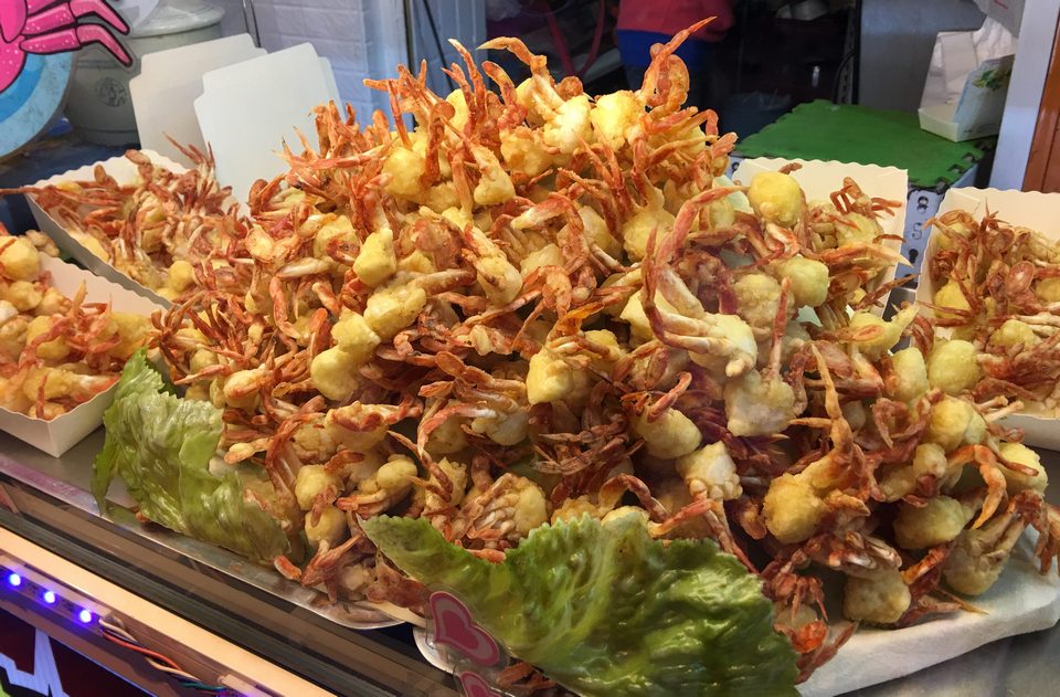 Fried crab at Feng Chia Night Market, Taichung