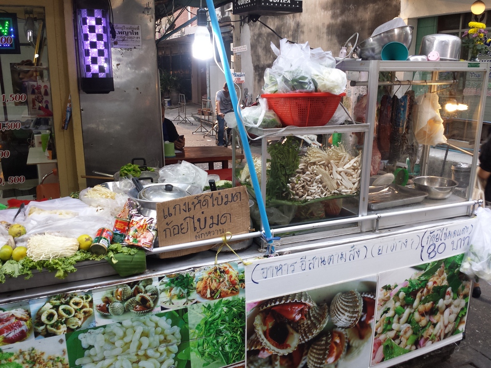 Best local street food – Petchaburi Soi 5