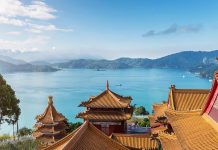 how to get to sun moon lake from taichung